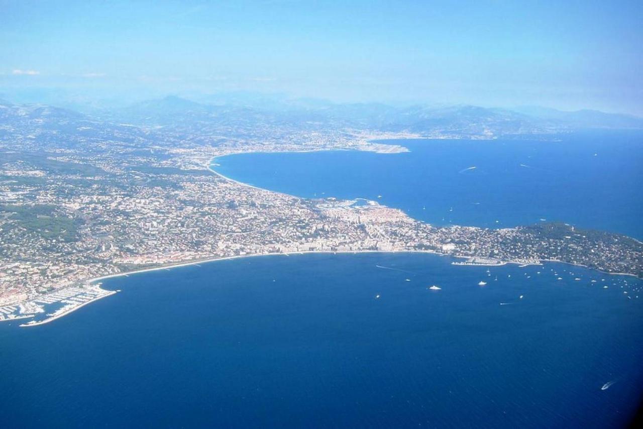 Hostel Crew Lighthouse Antibes Exterior foto